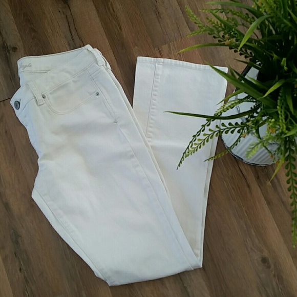 American Eagle Outfitters Denim - American Eagle Jeans size 10